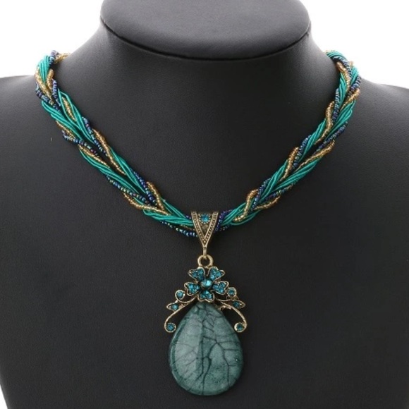 Jewelry - Fabulous Teal Choker
